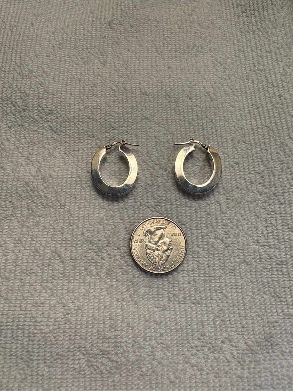 Vintage 925 Italian Sterling Silver Oval Hoop Earrings